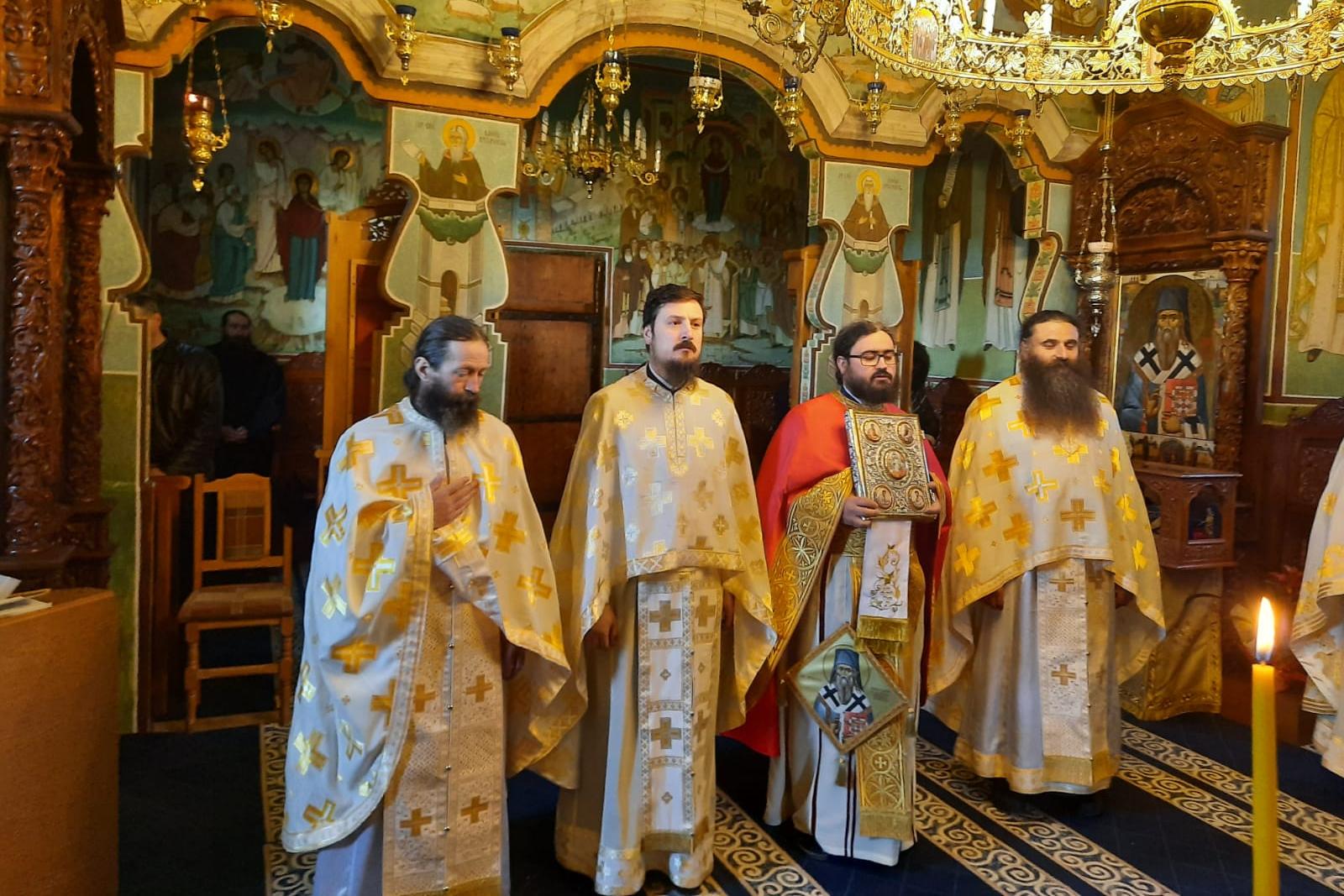 Sfântul Ierarh Pahomie de la Gledin, cinstit la Schitul Pocrov