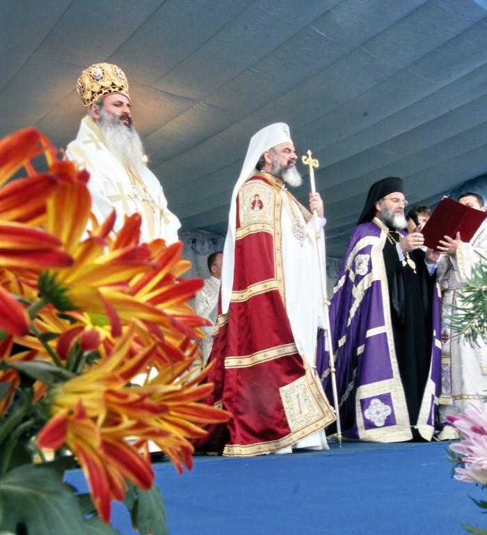 Înaltpreasfințitul Ioachim la două decenii de slujire ca arhiereu al lui Hristos Înaltpreasfințitul Ioachim la două decenii de slujire ca arhiereu al lui Hristos