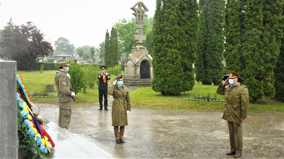 Ceremoniale dedicate eroilor neamului la Piatra Neamţ şi la Iaşi