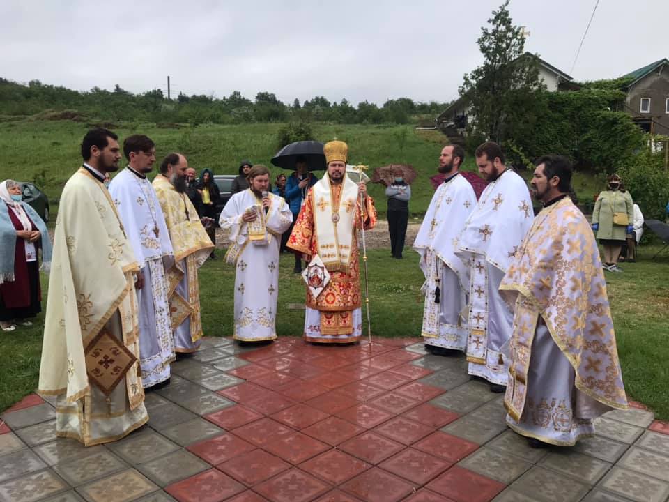 Liturghie arhierească la Mănăstirea Țiganca Liturghie arhierească la Mănăstirea Țiganca