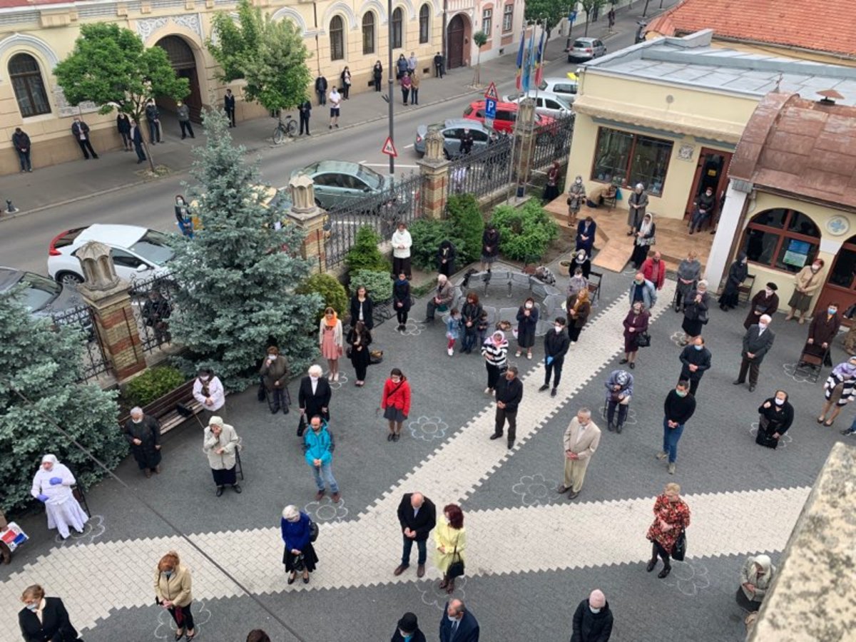 Părintele Constantin Necula: „Vă mulțumesc și vă îmbrățișez pentru că sunteți poporul care dă sens Bisericii”