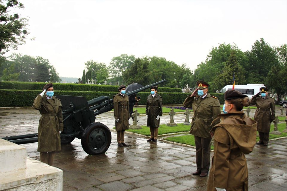 Ceremoniale dedicate eroilor neamului la Piatra Neamţ şi la Iaşi