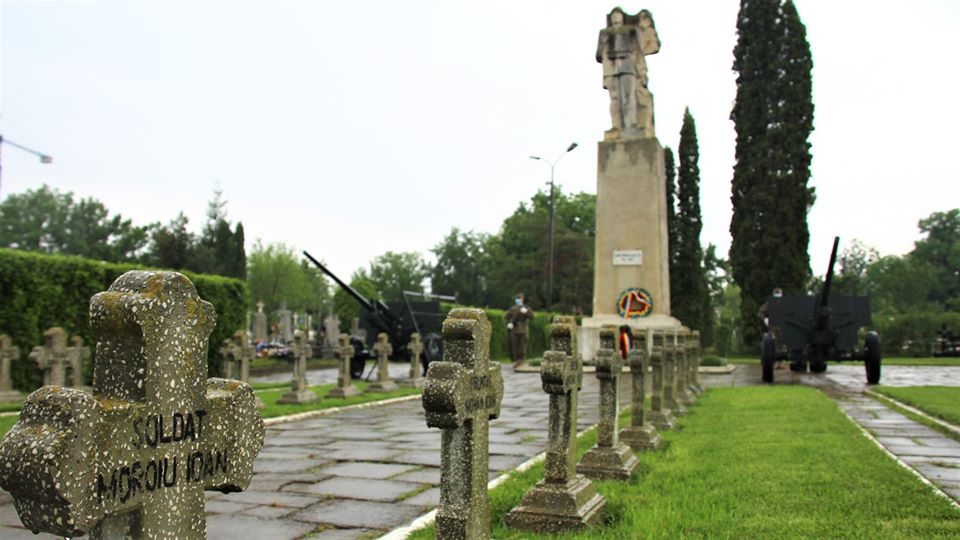 Ceremoniale dedicate eroilor neamului la Piatra Neamţ şi la Iaşi