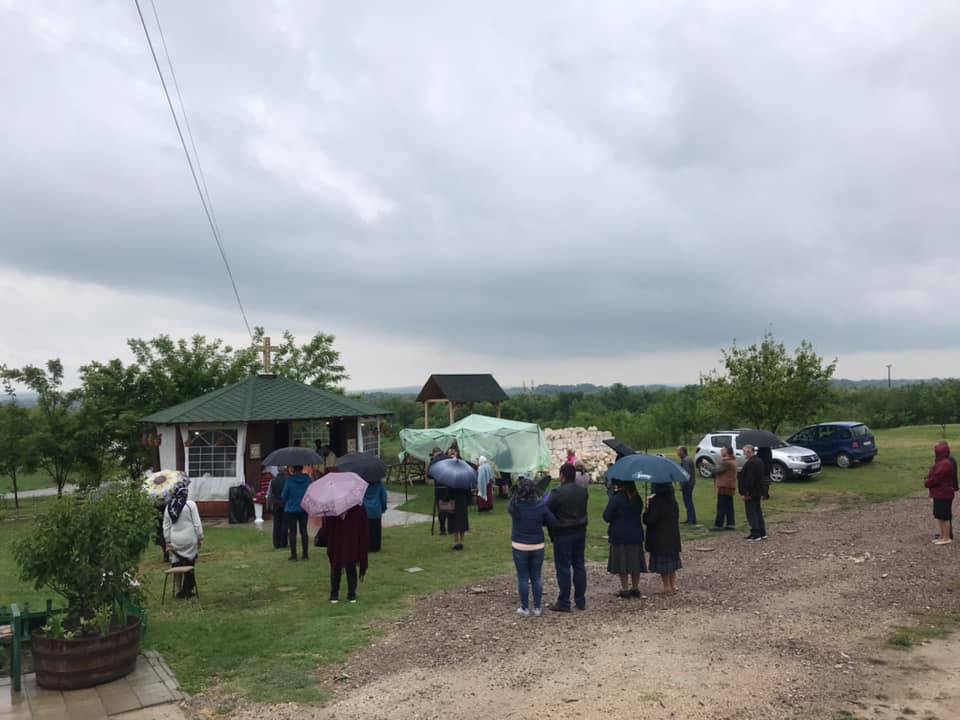 Liturghie arhierească la Mănăstirea Țiganca Liturghie arhierească la Mănăstirea Țiganca