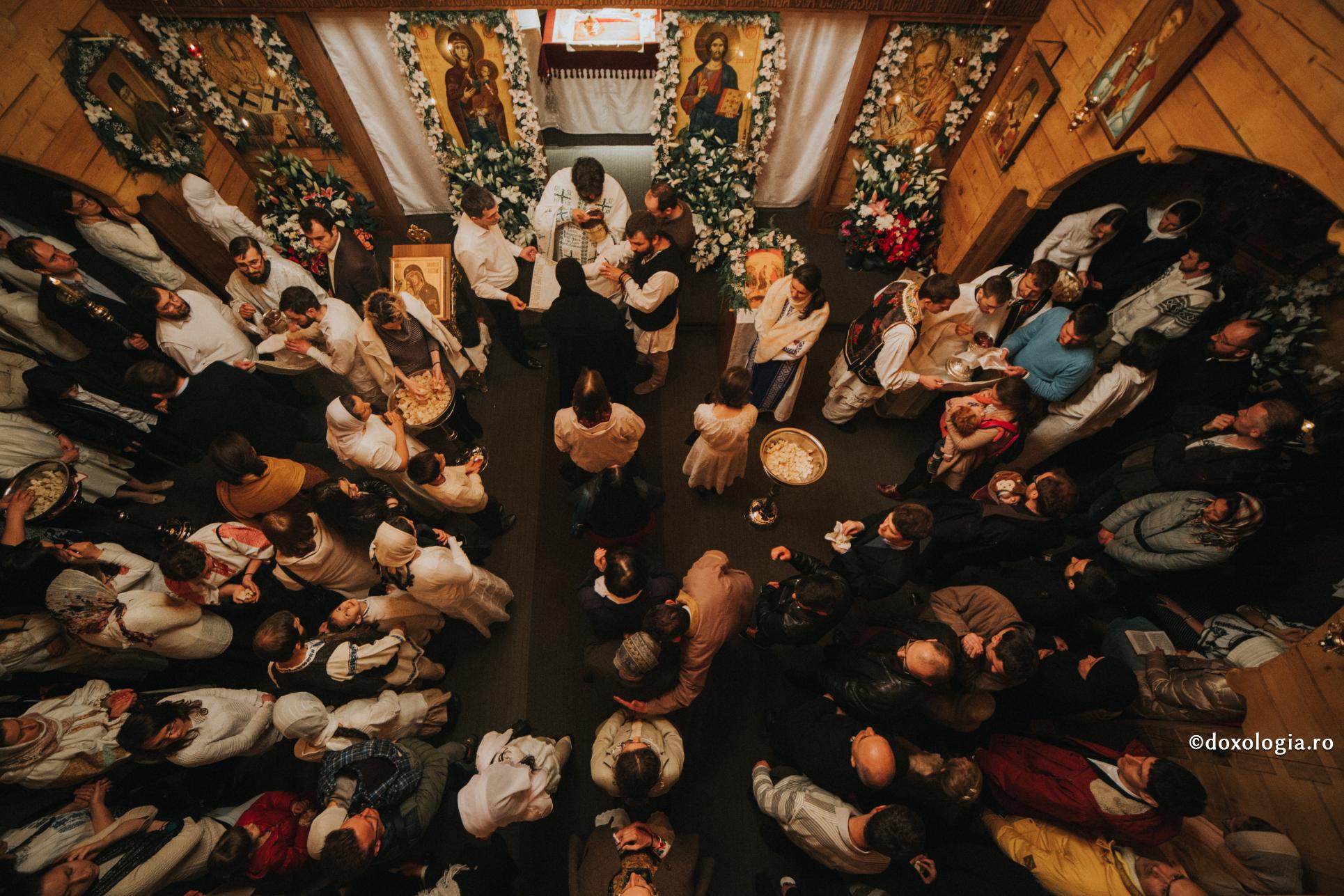 Mitropolitul Nicolae al Mesoghiei şi Lavreoticii: „Este, oare, cu putință, ca Dumnezeiasca Împărtășanie să devină pricină de boală?”