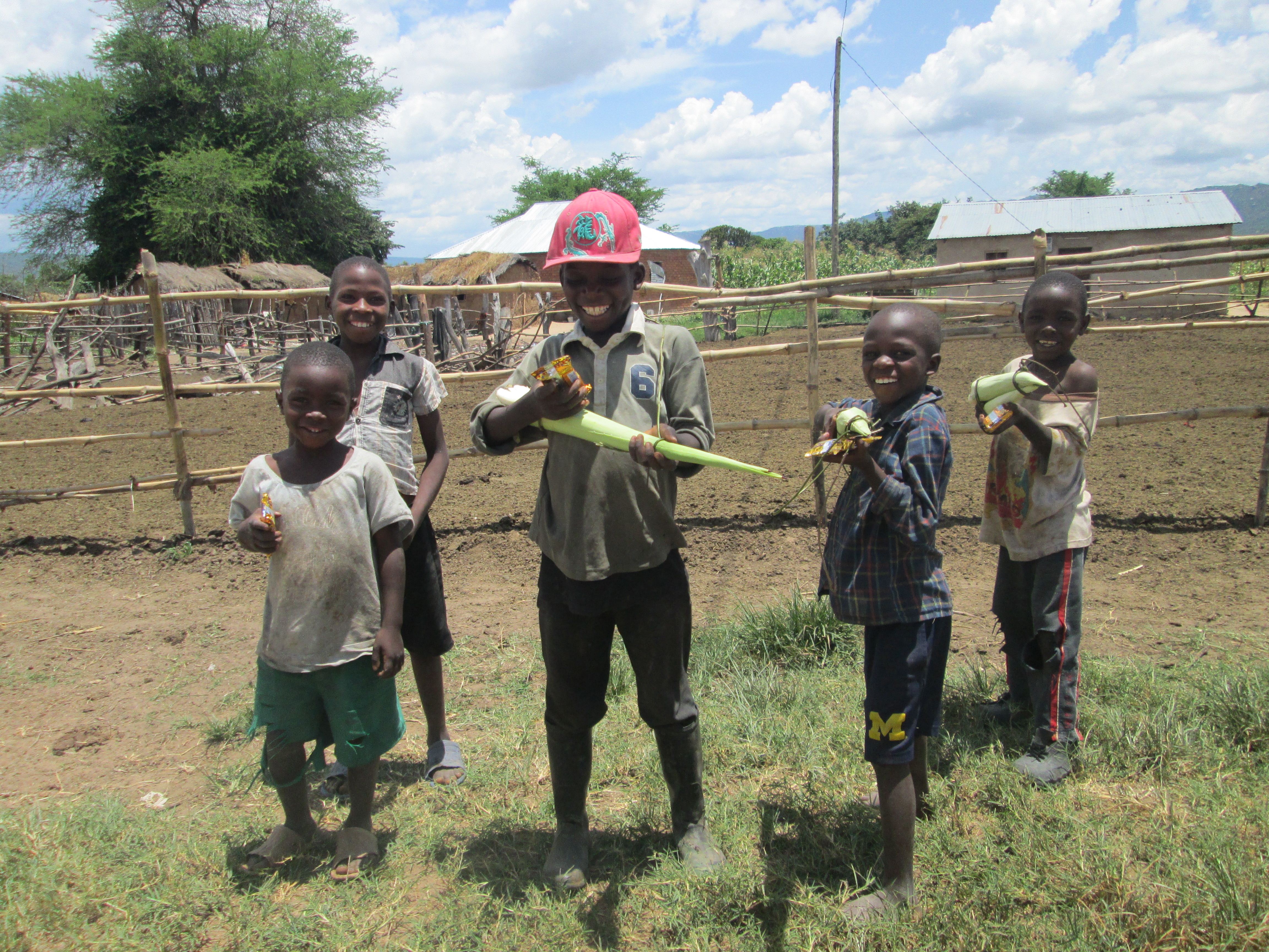 Copiii fără jucării. Sau cum arată copilăria în Tanzania