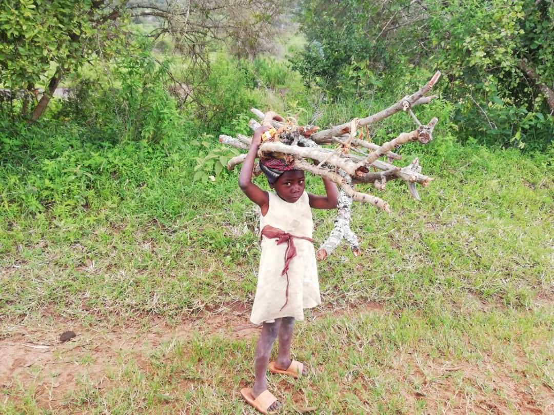 Copiii fără jucării. Sau cum arată copilăria în Tanzania