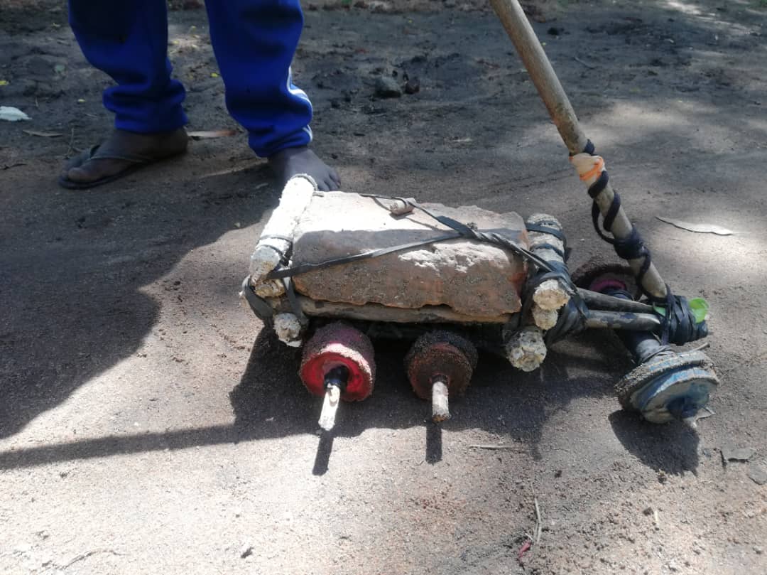 Copiii fără jucării. Sau cum arată copilăria în Tanzania