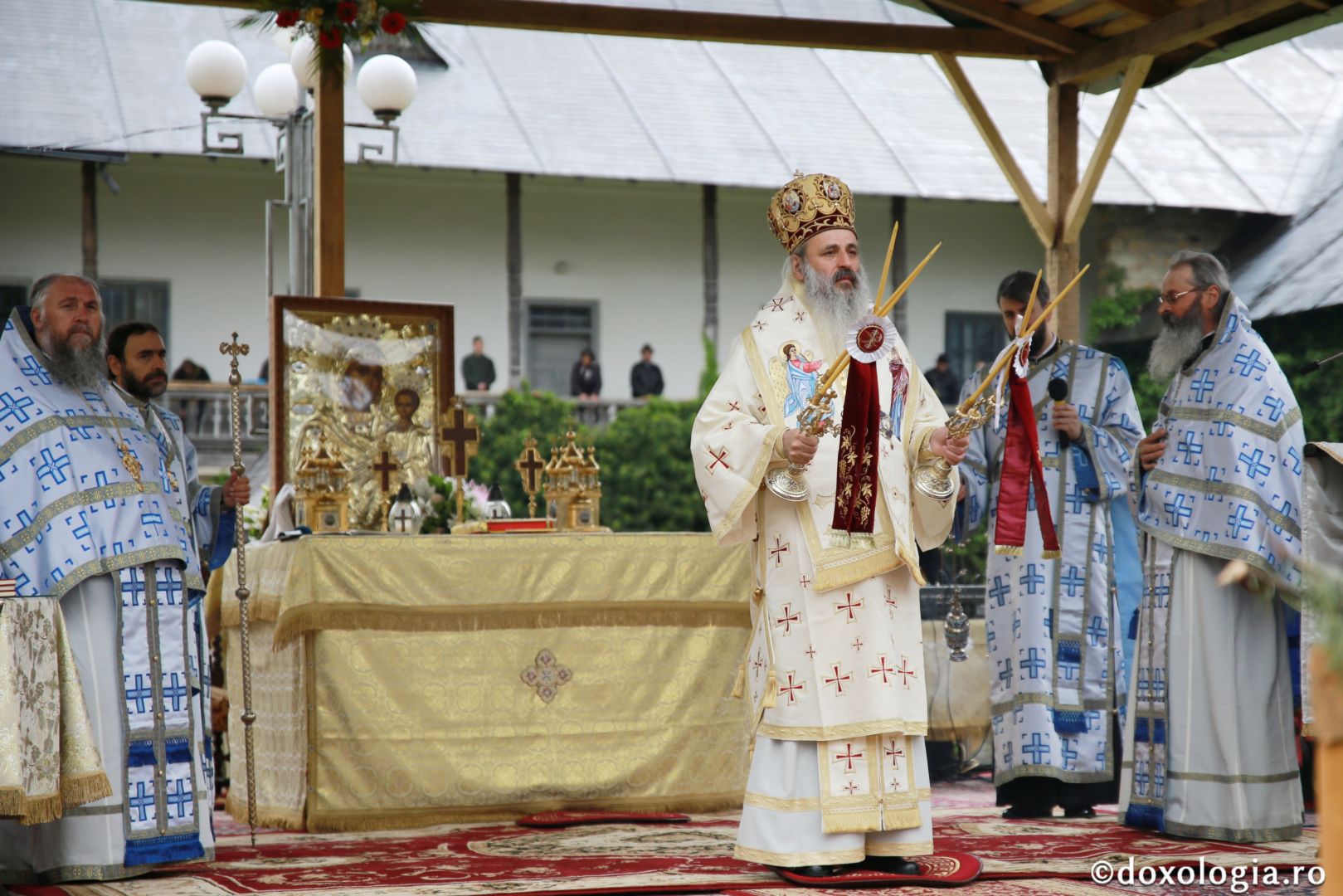 Înălțarea Domnului la Mănăstirea Neamț – IPS Teofan: „Taina Dumnezeieștii Liturghii este taina înălțării noastre la Cer”