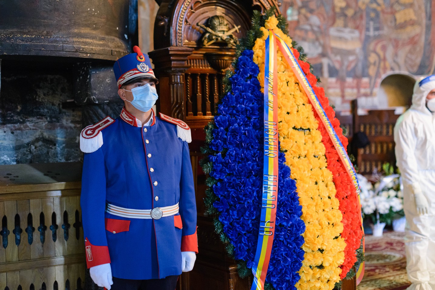 Ierarh înmormântat în vremea pandemiei. Cronică de la fața locului