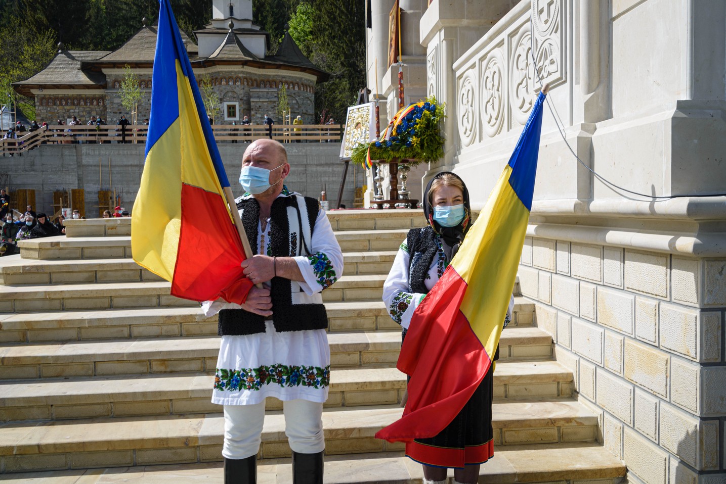 Ierarh înmormântat în vremea pandemiei. Cronică de la fața locului