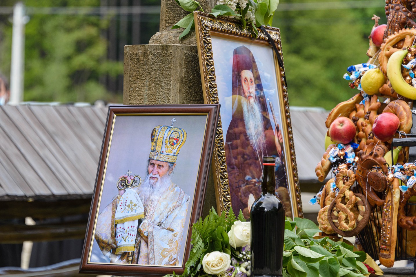 Ierarh înmormântat în vremea pandemiei. Cronică de la fața locului