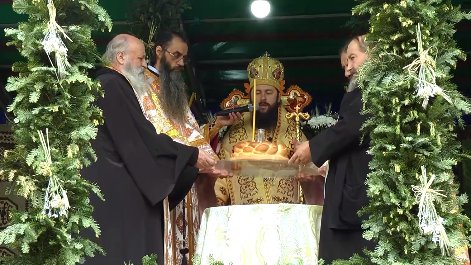 Arhiepiscopul Pimen pomenit la 9 zile de la plecare. „Trebuie să rămână viu între noi”