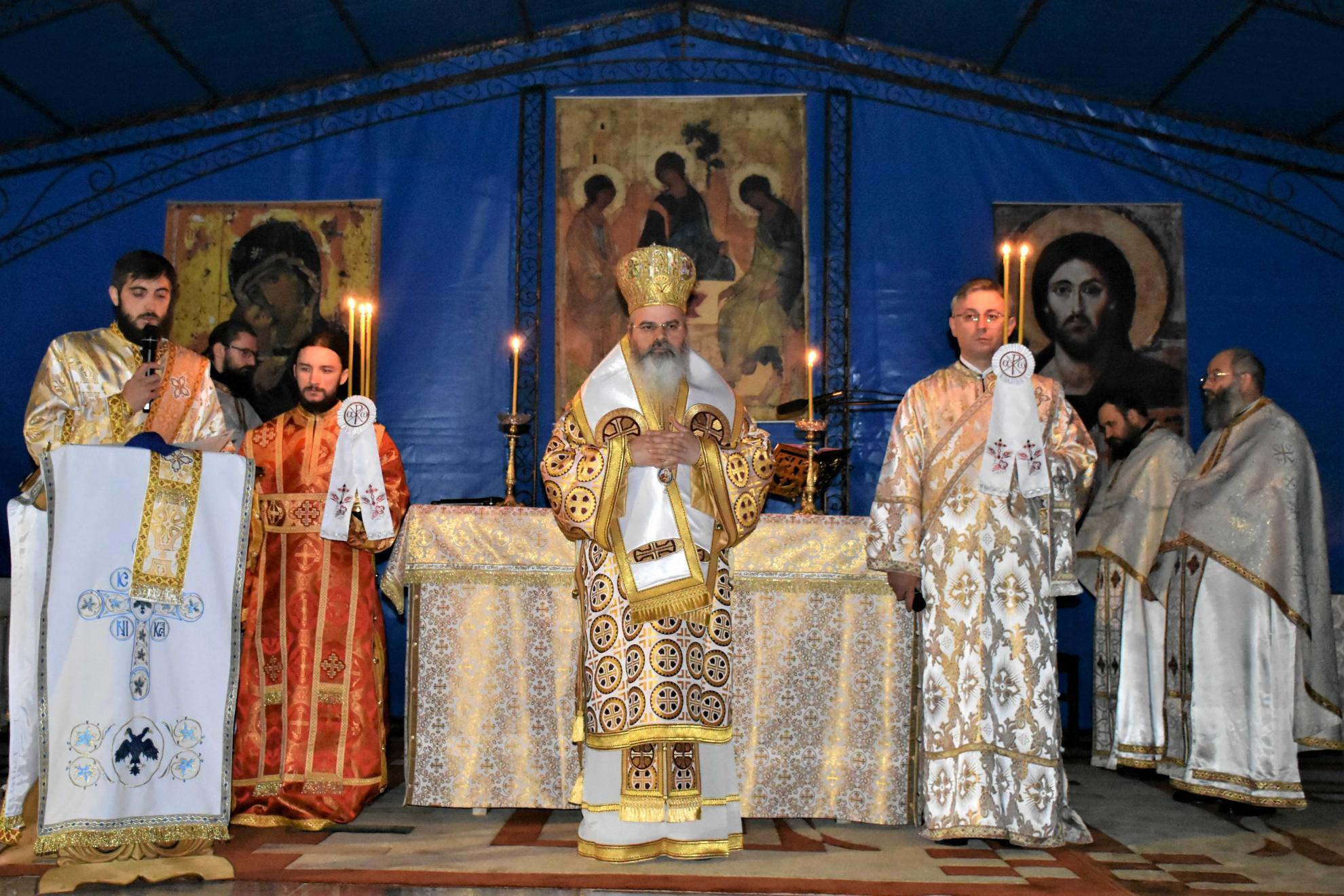 Priveghere de noapte la Catedrala Episcopală din Huşi
