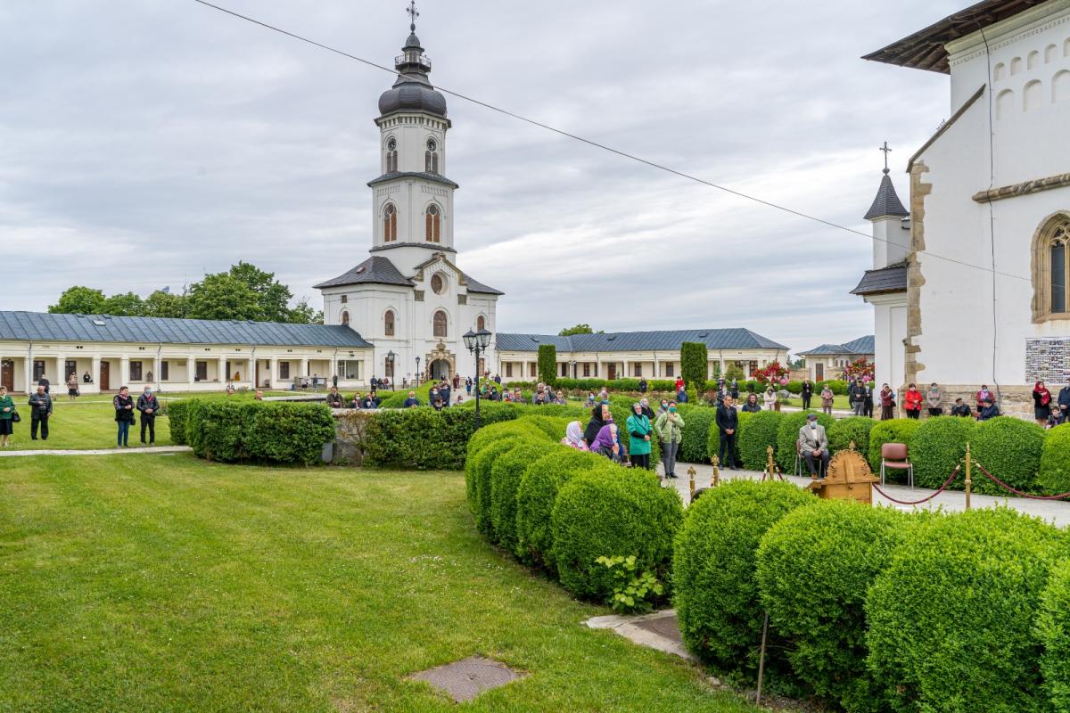 Duminica Orbului la Catedrala Arhiepiscopală din Roman