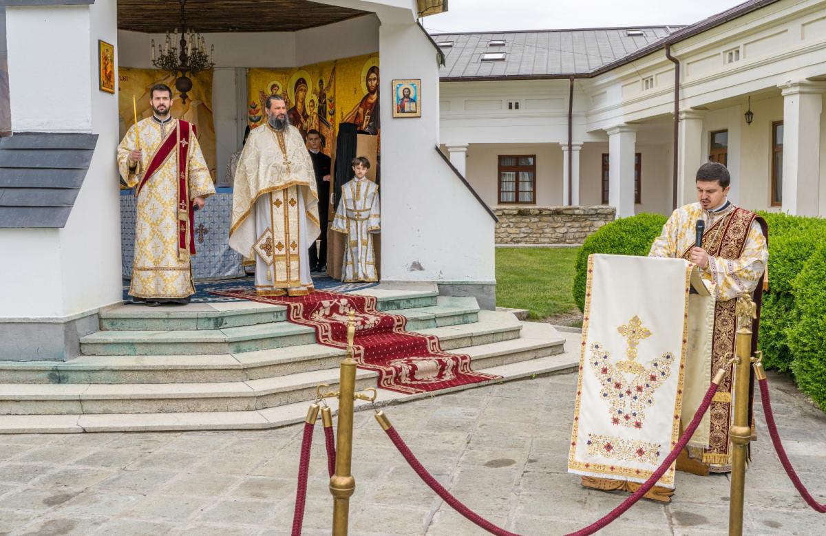 Duminica Orbului la Catedrala Arhiepiscopală din Roman