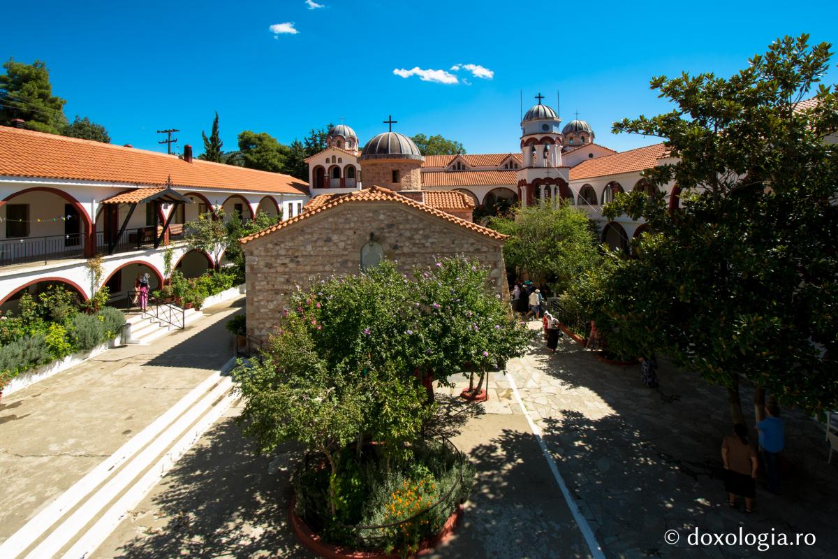 Foto: Pr. Silviu Cluci (Video) Mănăstirea Sfântului David „Bătrânul” din Evia  Grecia