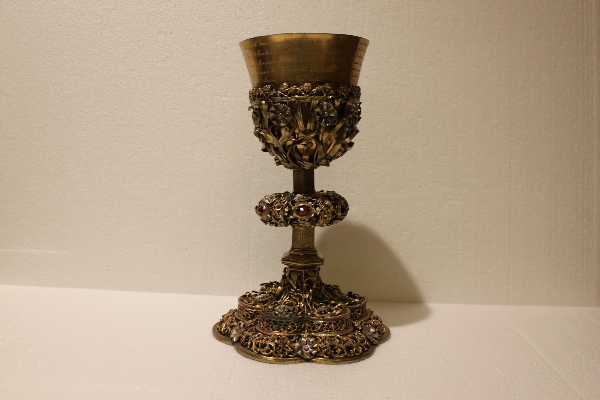 Exponatul lunii iunie: Potir donat de membrii familiei Sturza