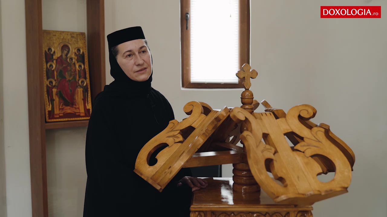 Foto: captură doxologia.ro (Video) Aduceri aminte despre Părintele Iustin Pârvu, cu monahia Mariami Paulon: „El este omul care mi-a schimbat viața”