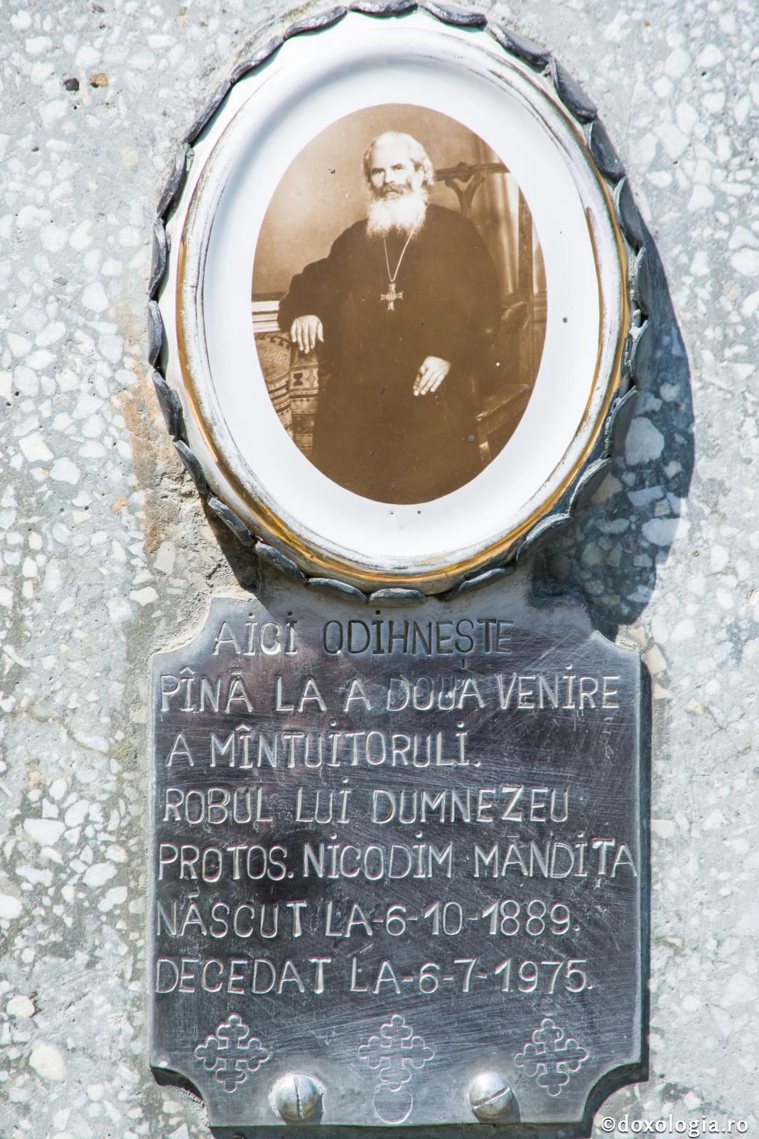 medalion Protosinghel Nicodim Măndiță