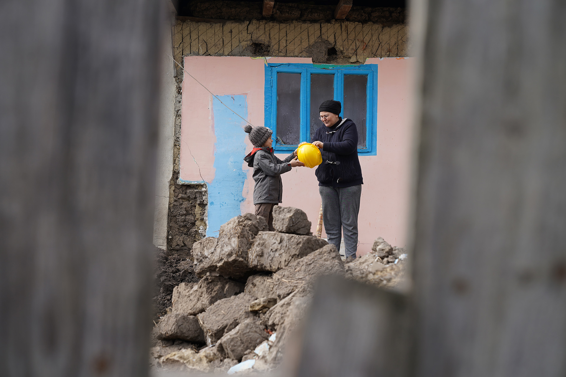 Ce cadouri vor cei mici în luna copiilor?