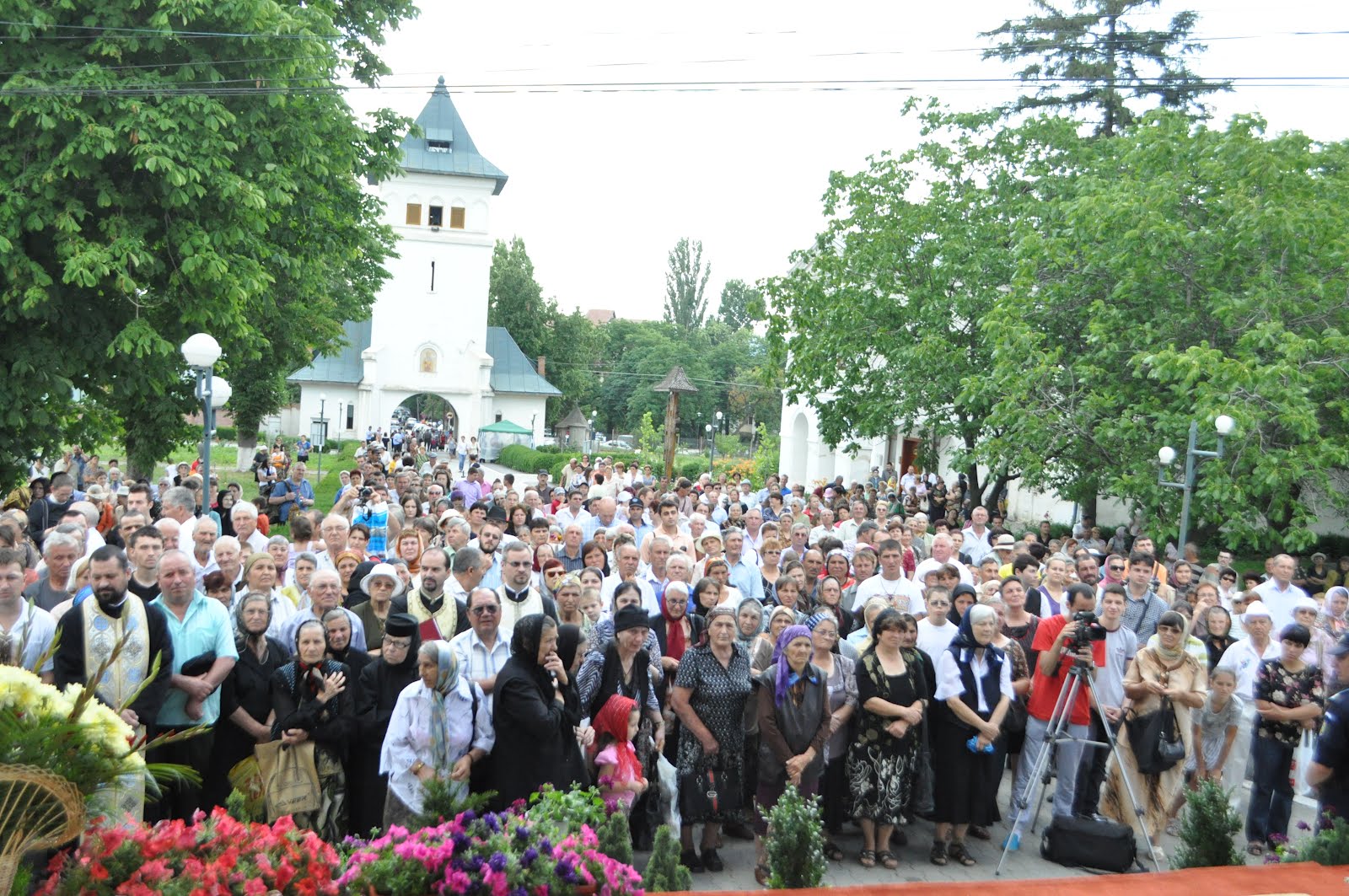 Catedrala Episcopală din Huşi îşi serbează hramul
