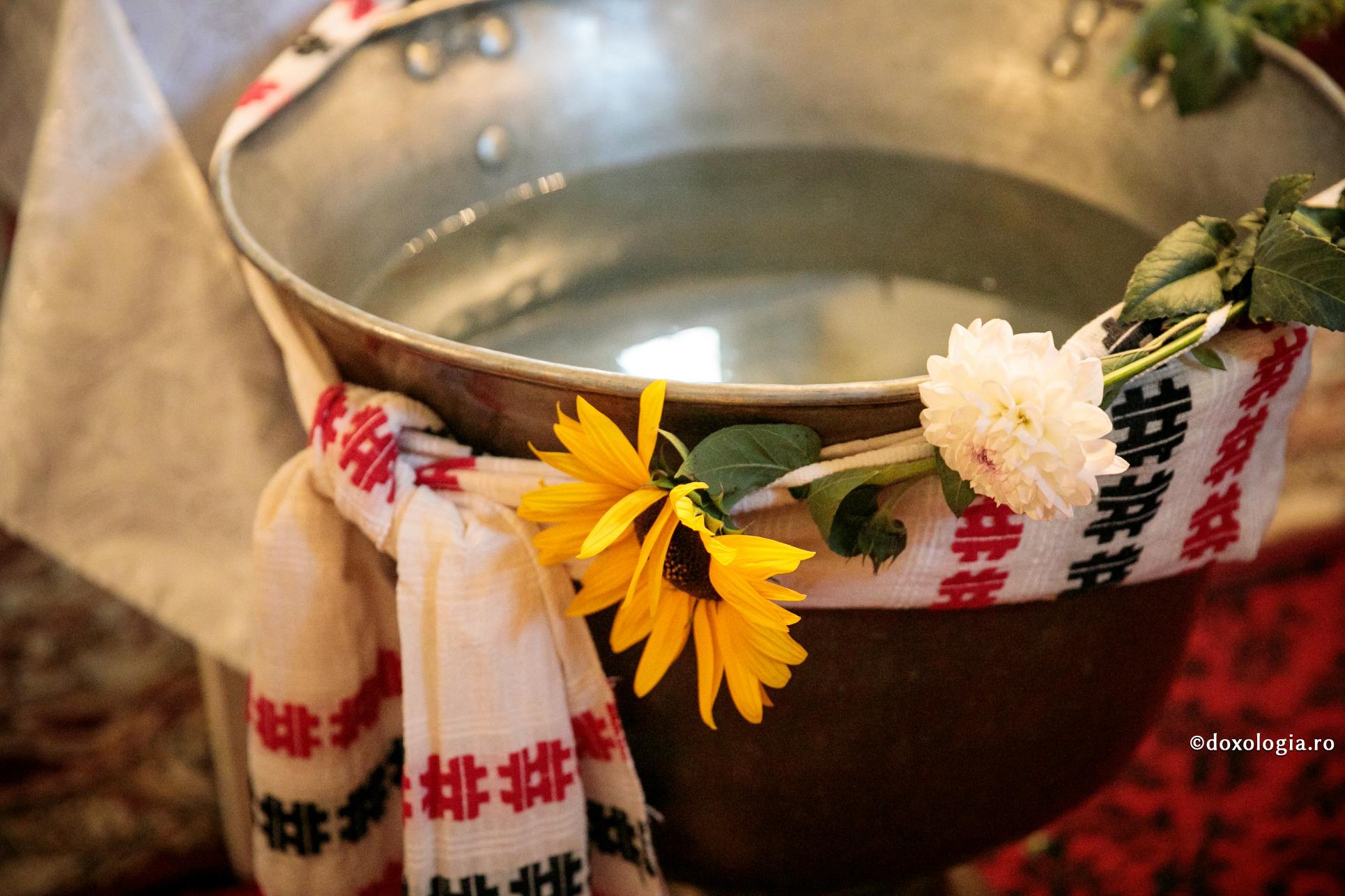 Botezul – făgăduinţa cugetului bun către Dumnezeu