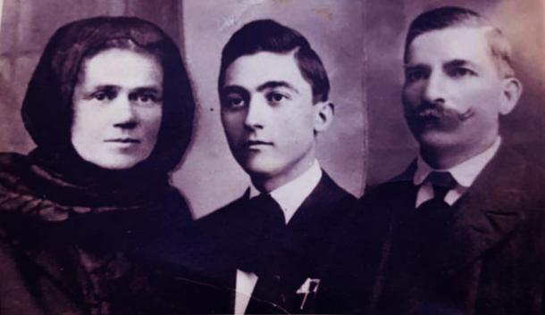 „Crucea Patriarhală”, pentru cel mai vârstnic bărbat din lume