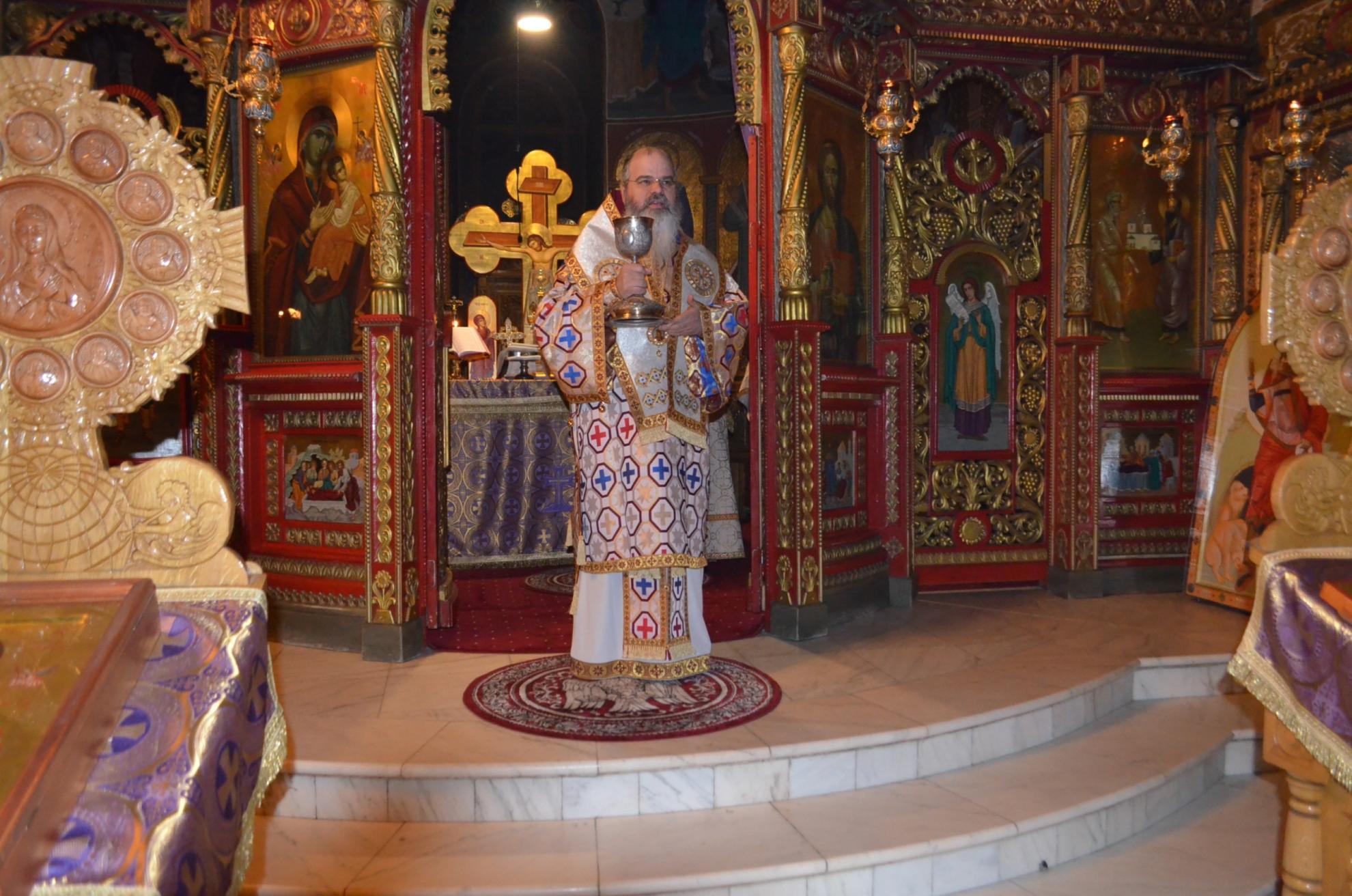 Priveghere de noapte la catedrala din Huși