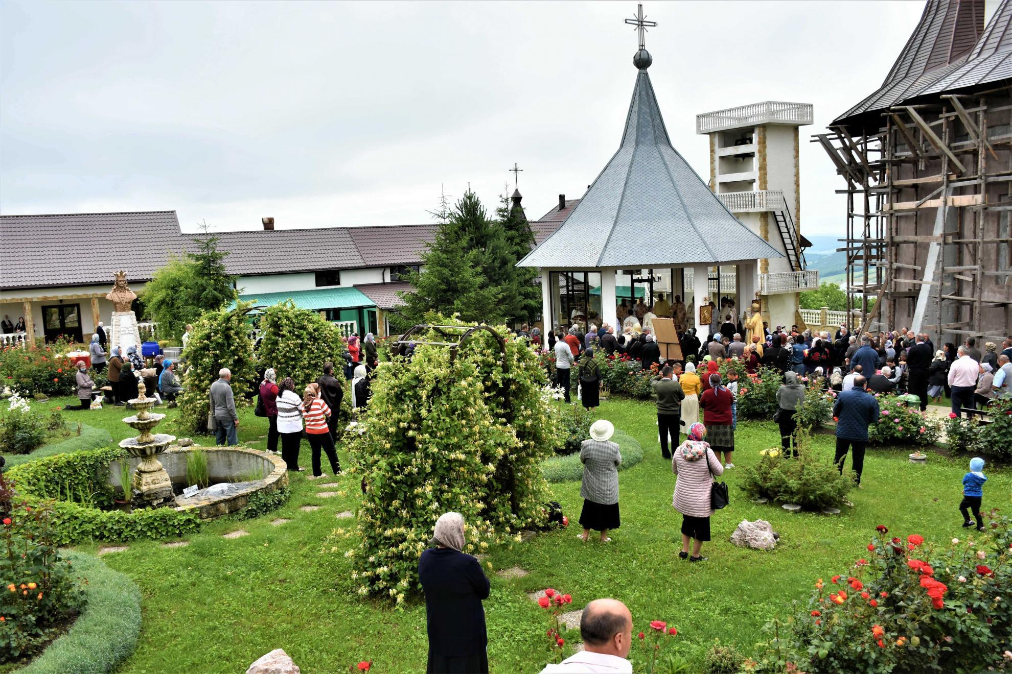 PS Igantie, la hramul Mănăstirii Ivăneşti din judeţul Vaslui