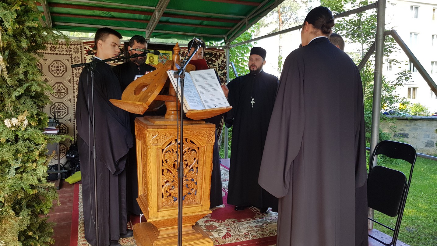 Zi de hram „de familie”, la Suceava Zi de hram „de familie”, la Suceava