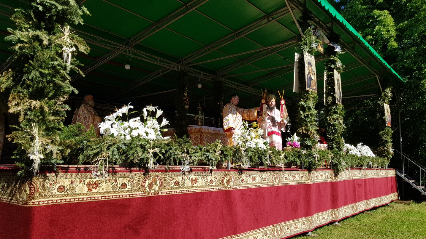 Zi de hram „de familie”, la Suceava Zi de hram „de familie”, la Suceava