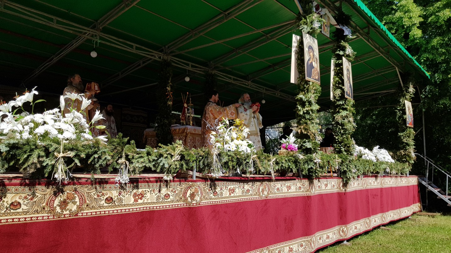 Zi de hram „de familie”, la Suceava Zi de hram „de familie”, la Suceava