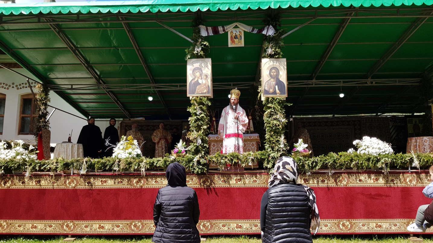 Zi de hram „de familie”, la Suceava Zi de hram „de familie”, la Suceava