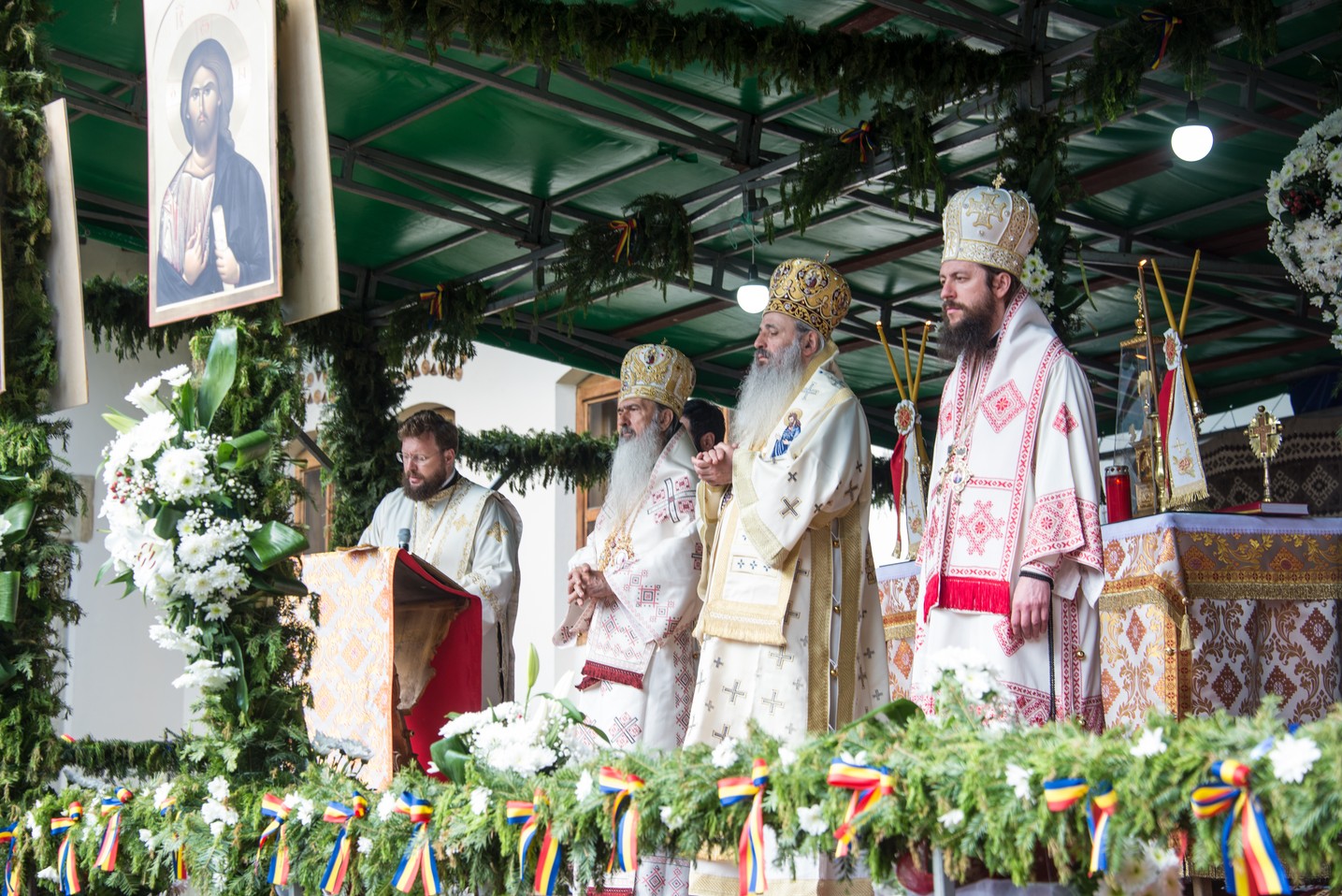 Trei ierarhi, prezenți la „hramul cel mare al Sucevei” Trei ierarhi, prezenți la „hramul cel mare al Sucevei”