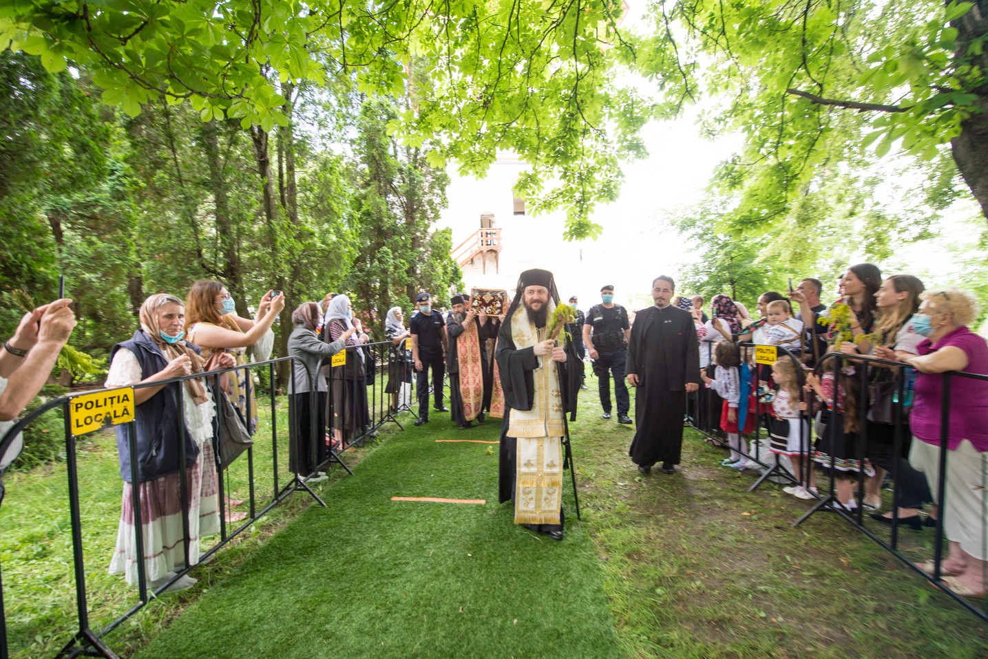 Trei ierarhi, prezenți la „hramul cel mare al Sucevei” Trei ierarhi, prezenți la „hramul cel mare al Sucevei”