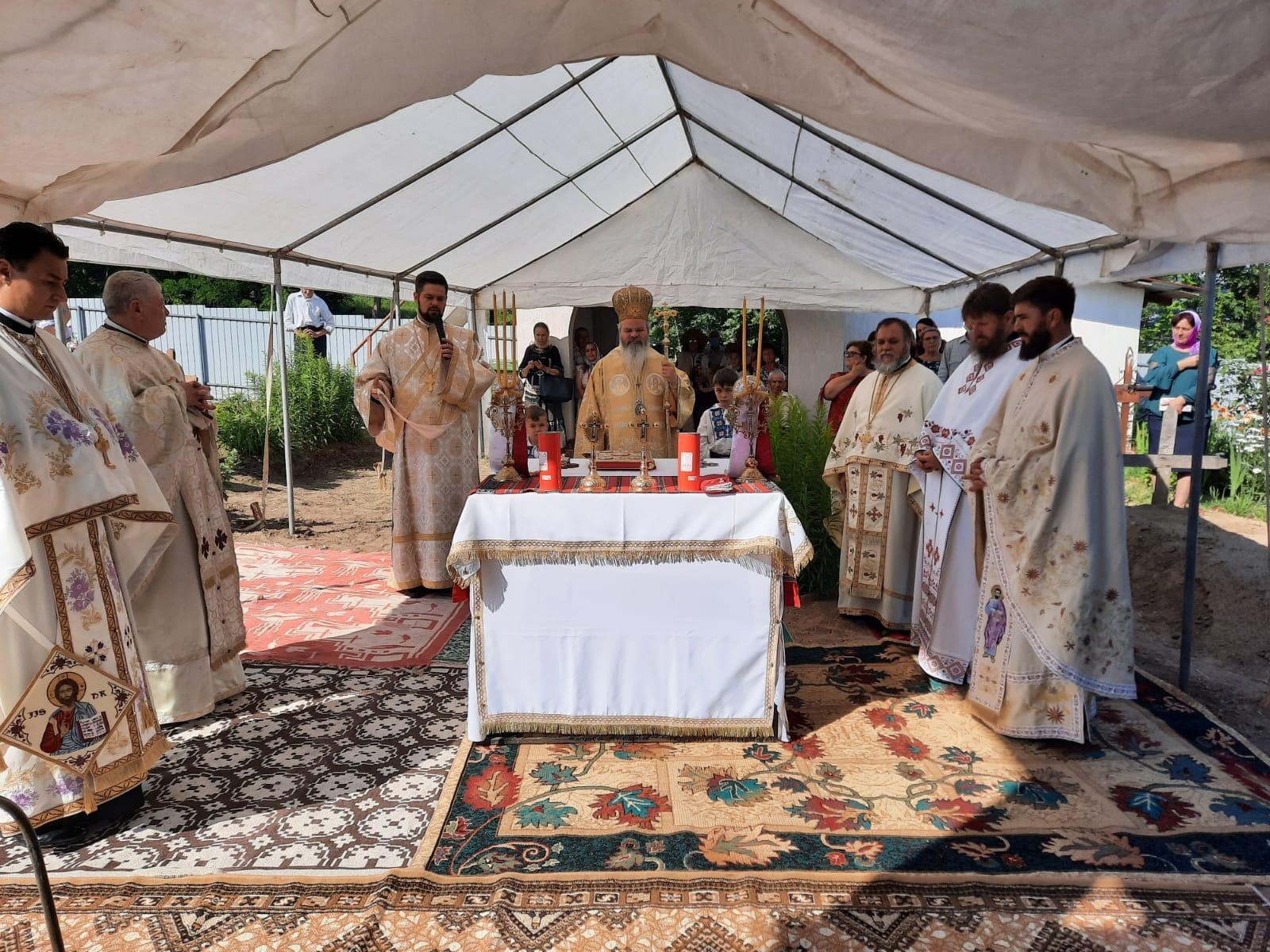 Liturghie arhierească în Parohia Docăneasa, Protopopiatul Bârlad