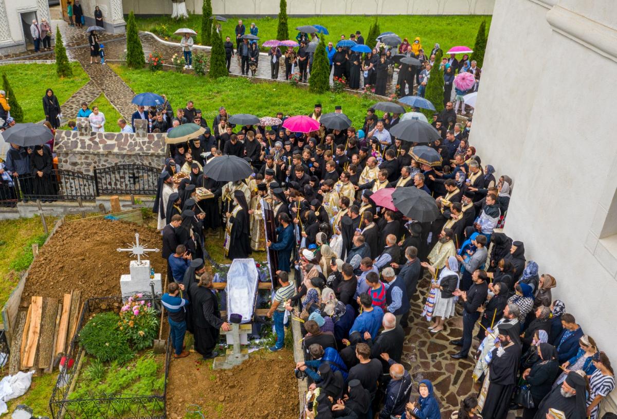 Arhimandritul Serafim Huzdup, purtat către Ceruri