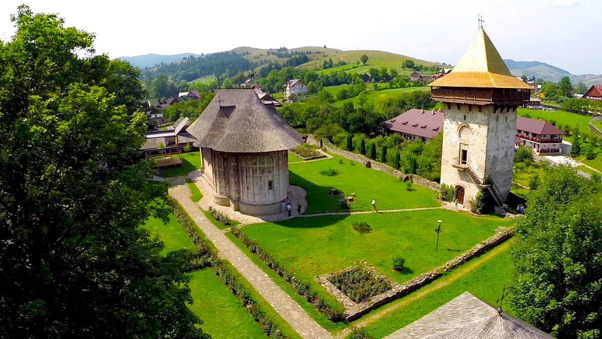 Episcopul-vicar Damaschin Dorneanul va resfinţi biserica Mănăstirii Humor