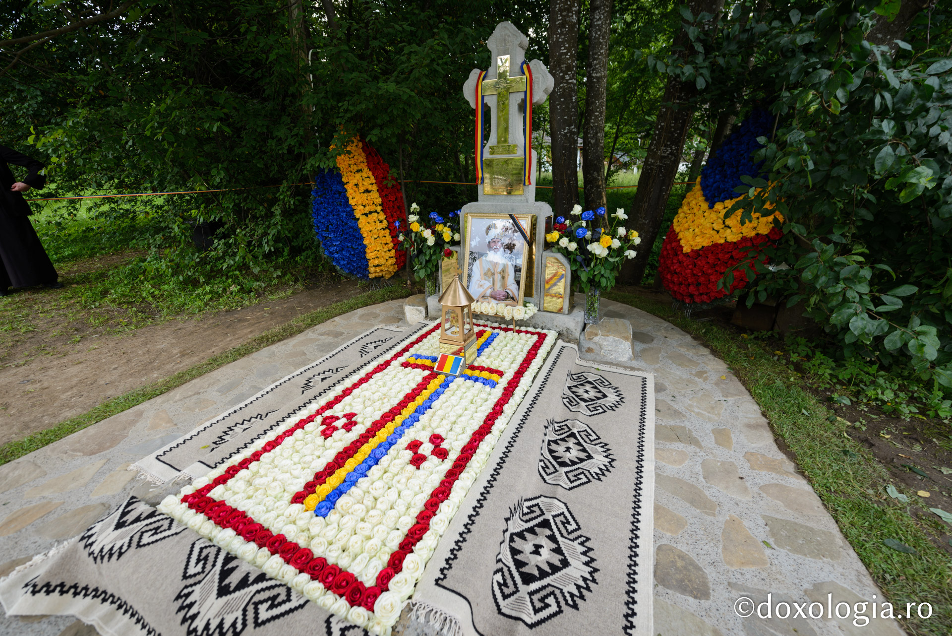 (Foto) 40 de zile fără IPS Părinte Pimen: Sfânta Liturghie și slujba Parastasului