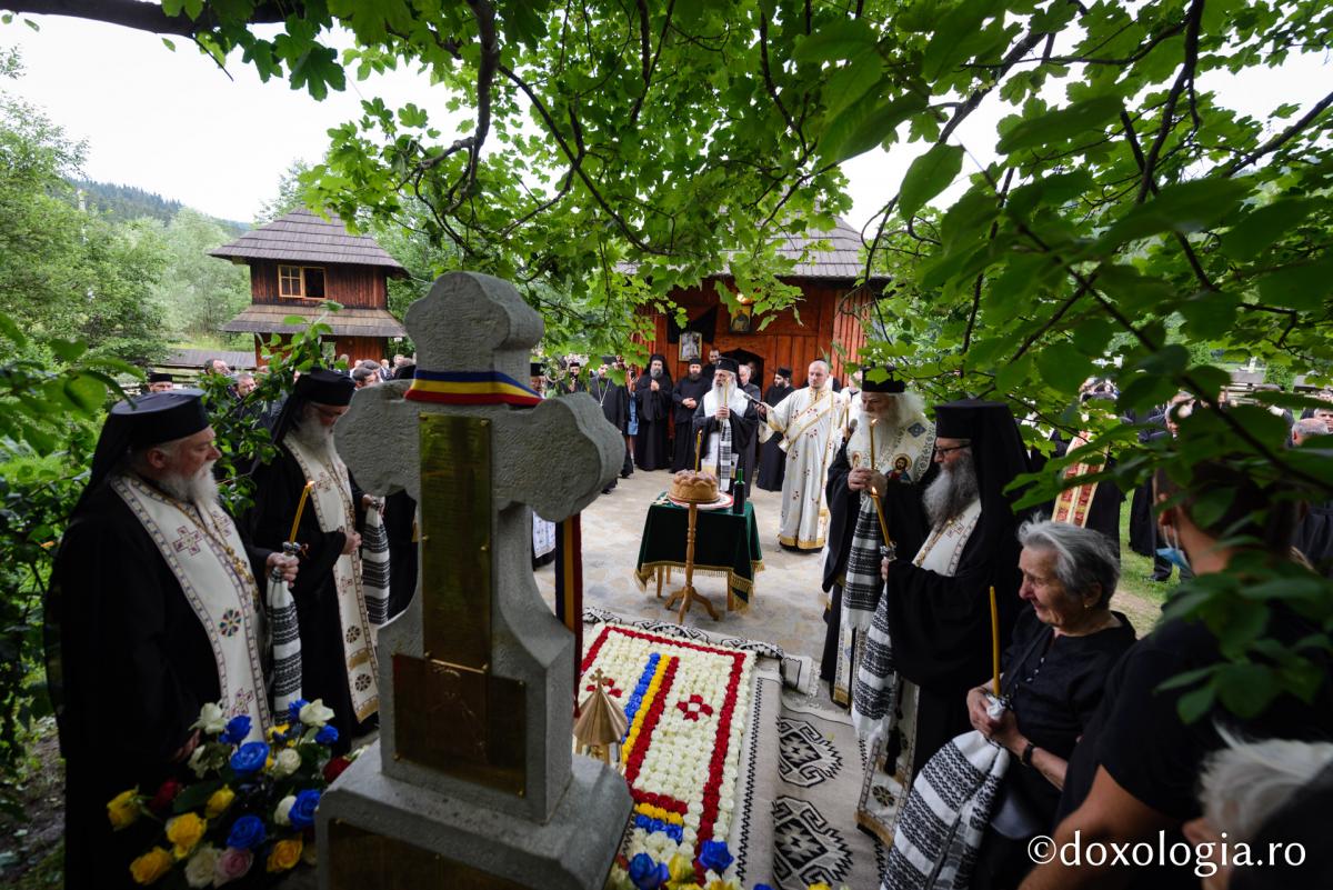 40 de zile fără IPS Arhiepiscop Pimen: Sfântă Liturghie arhierească și două slujbe de pomenire