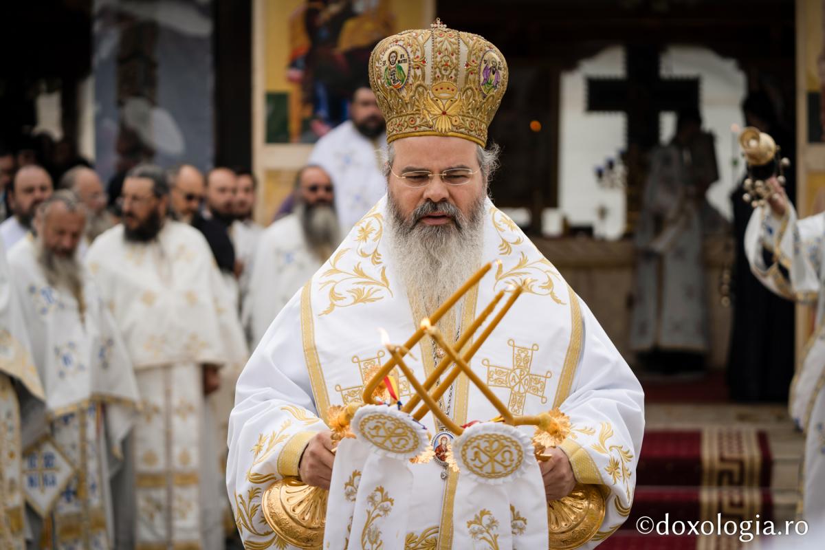 Parastas de șapte ani pentru părintele Iustin Pârvu: „Câți dintre noi încercăm să ne asumăm și duhul celui pe care îl cinstim?”