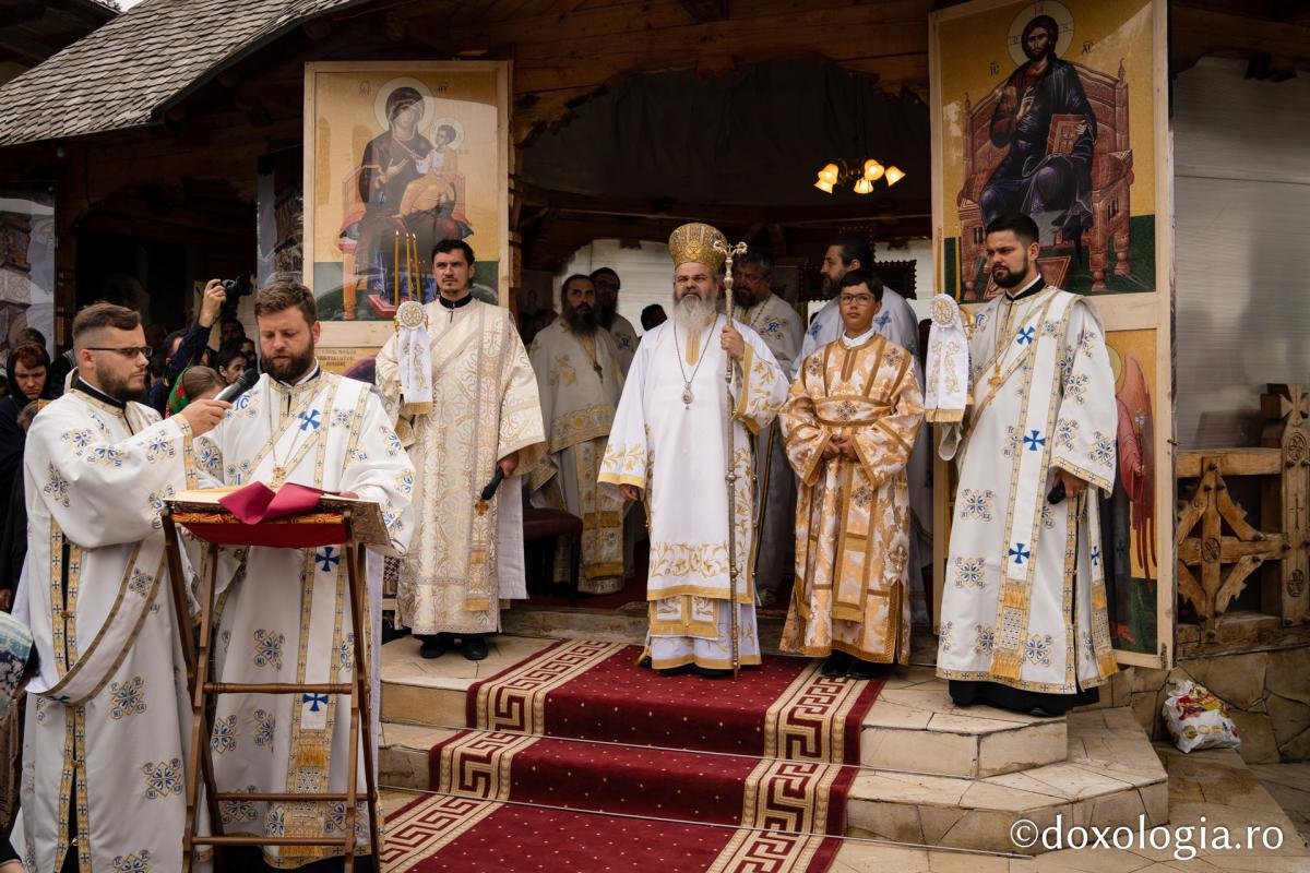 Parastas de șapte ani pentru părintele Iustin Pârvu: „Câți dintre noi încercăm să ne asumăm și duhul celui pe care îl cinstim?”