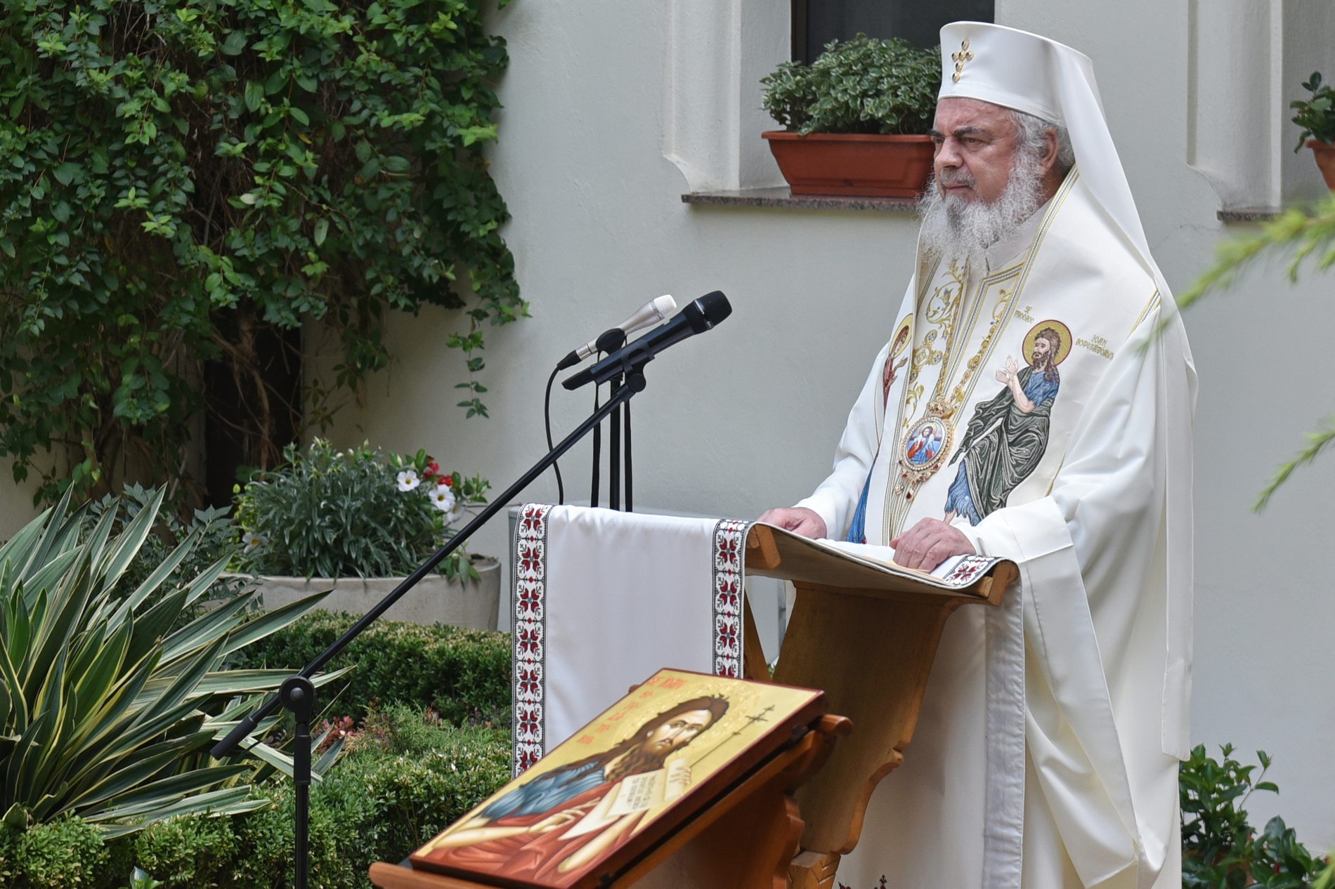 Părintele Patriarh Daniel: „Înaintemergătorul, rod al rugăciunilor părinților și parte din planul lui Dumnezeu de mântuire a lumii”