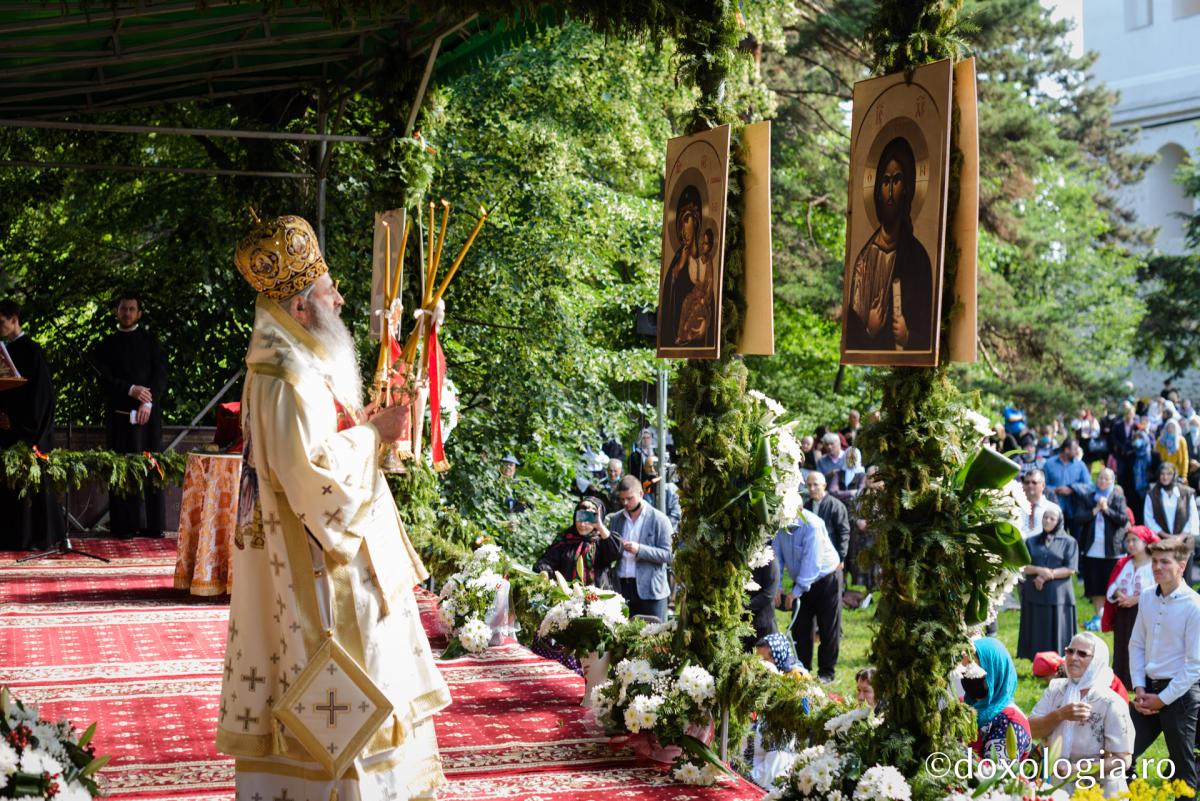 (Video) Hramul cel Mare la Mănăstirea „Sfântul Ioan cel Nou” din Suceava (Video) Hramul cel Mare la Mănăstirea „Sfântul Ioan cel Nou” din Suceava