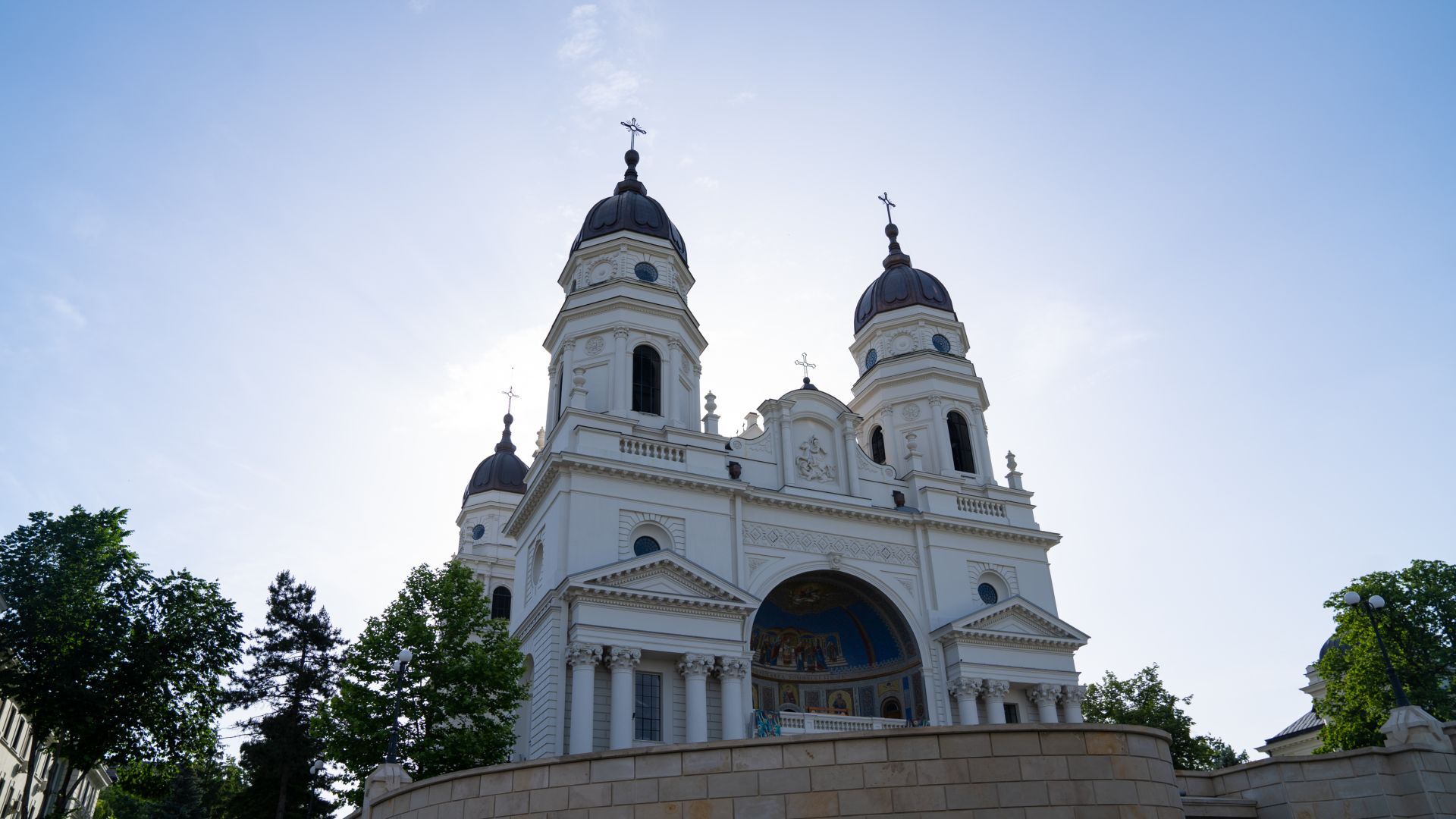 Pogorârea Sfântului Duh la Catedrala Mitropolitană din Iași: „Să ne dăruiască Dumnezeu putere ca ceva din adumbrirea Duhului Sfânt să ne cuprindă și pe noi”