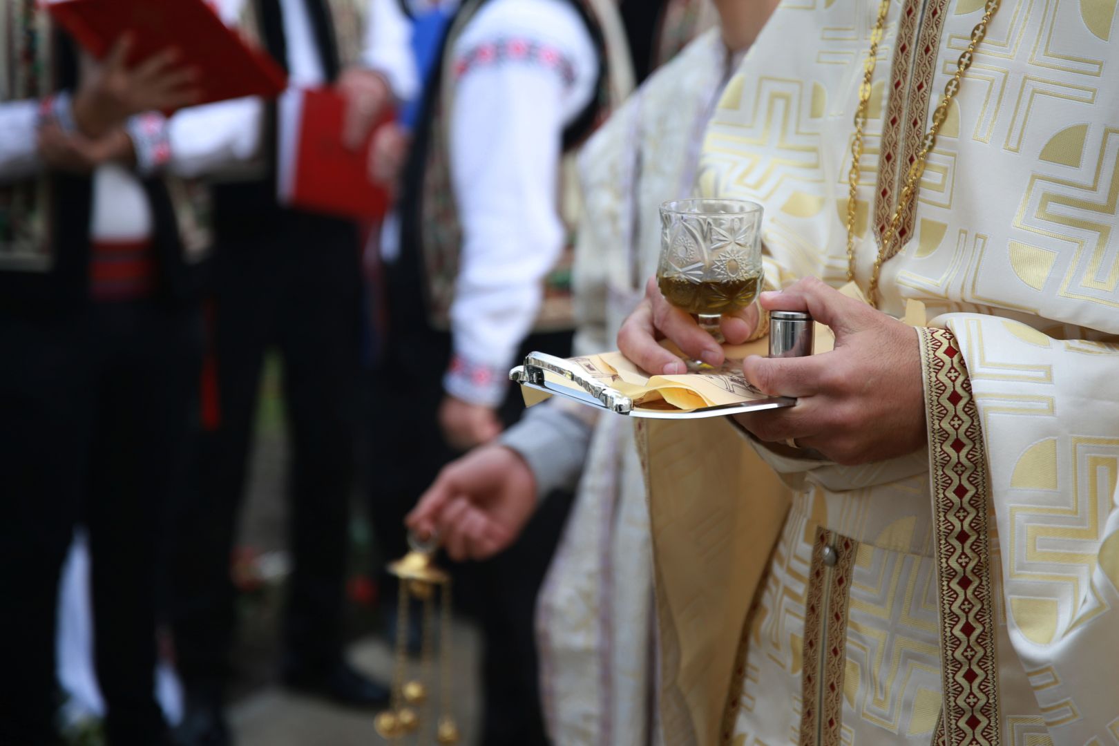 foto: Flavius Popa Paraclisul filiei Bârgăoani a fost târnosit de Părintele Mitropolit Teofan