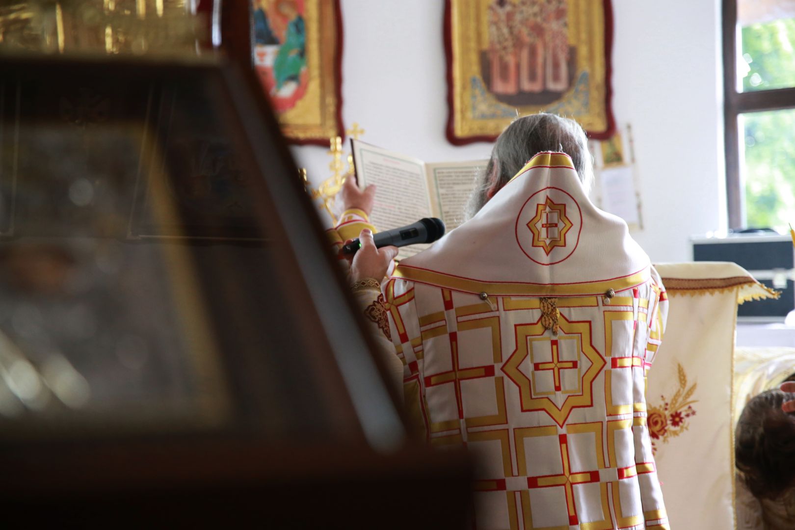 foto: Flavius Popa Paraclisul filiei Bârgăoani a fost târnosit de Părintele Mitropolit Teofan