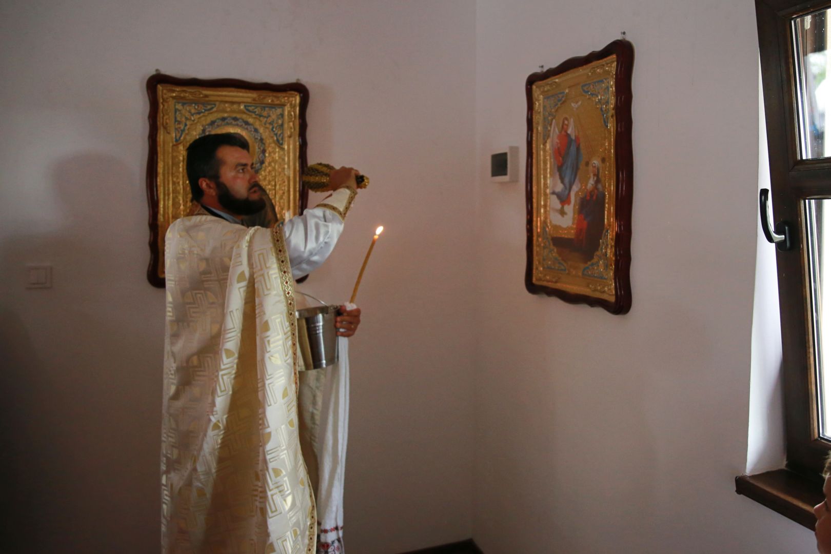 foto: Flavius Popa Paraclisul filiei Bârgăoani a fost târnosit de Părintele Mitropolit Teofan