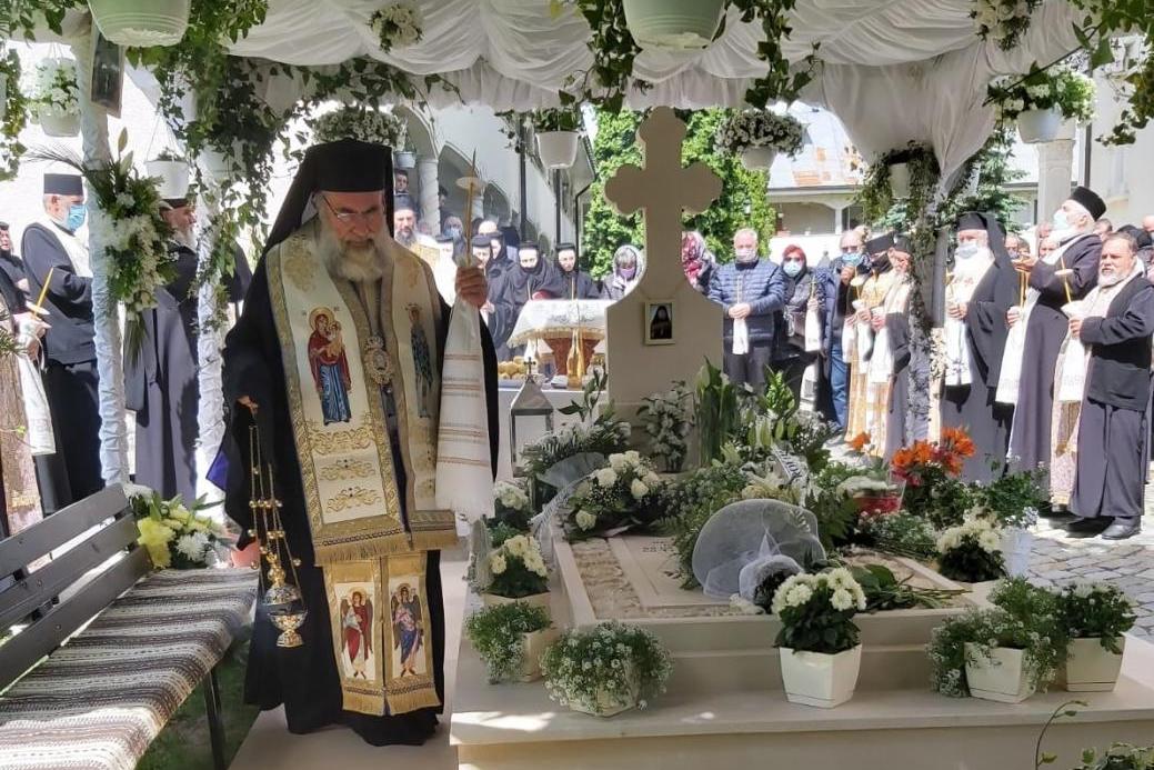 Parastas pentru arhimandritul Emilian Panait de la Mănăstirea Ciolpani